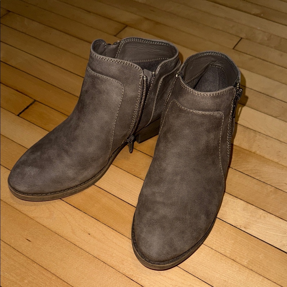 Stylish Gray Ankle Boots